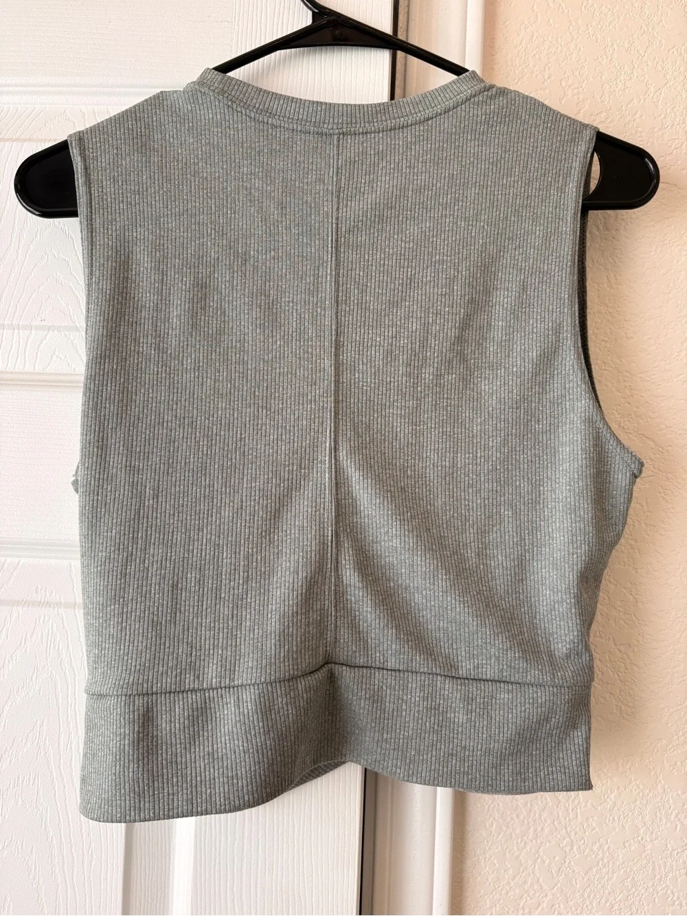 Nike Women’s Cropped Light Gray Ribbed Twist-Front Tank